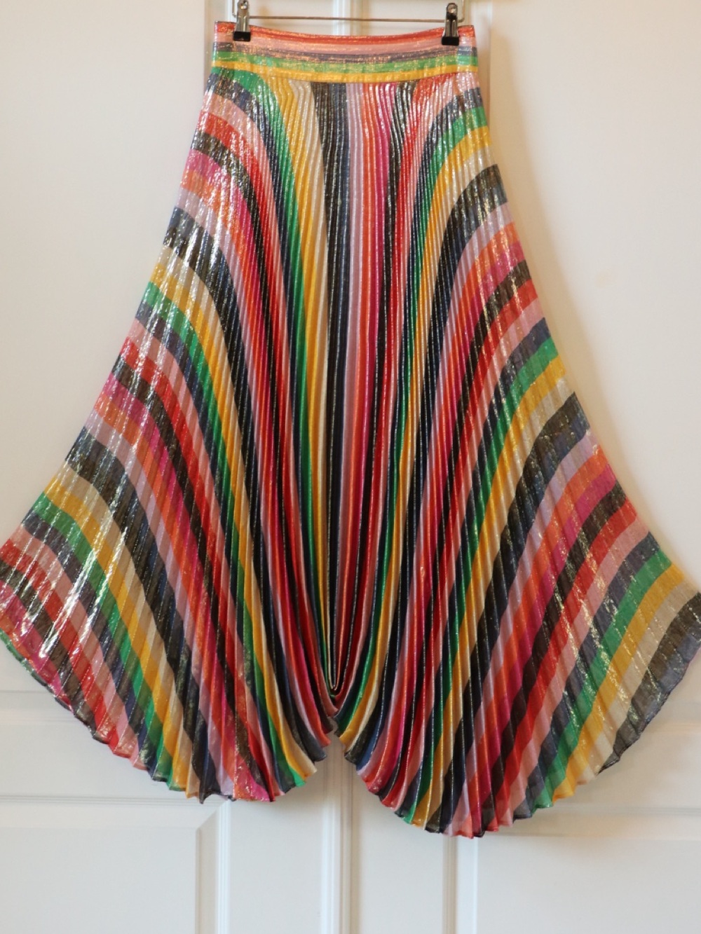 Alice + Olivia Katz Sunburst Pleated Metallic Stripe Midi Skirt - Picture 12 of 16